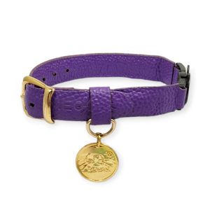 Collar antiahogo para gato en cuero morado granulado